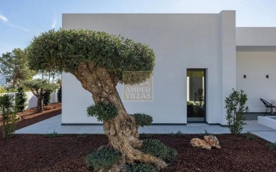 Preciosa villa moderna todo en una planta.